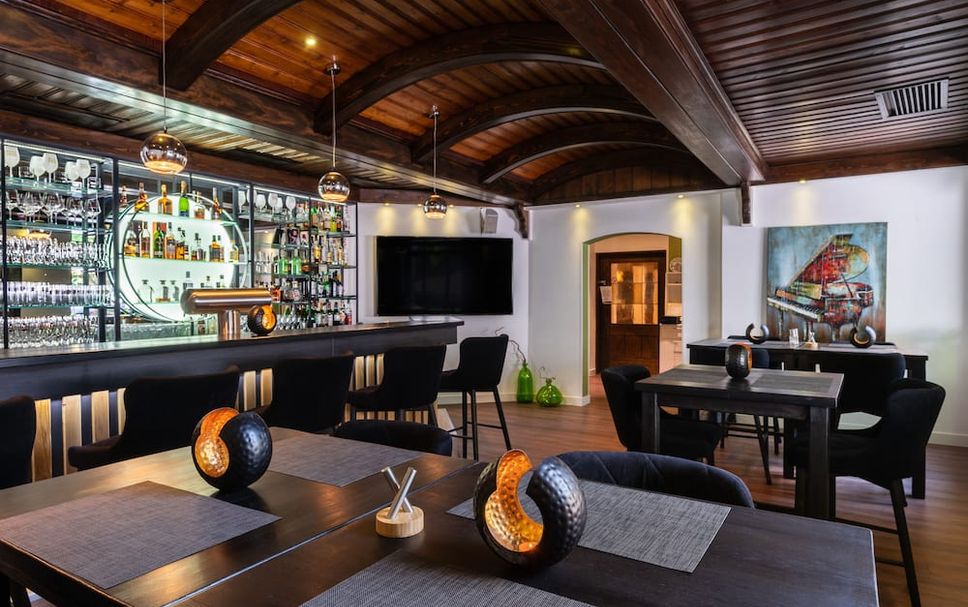 Bar Photo