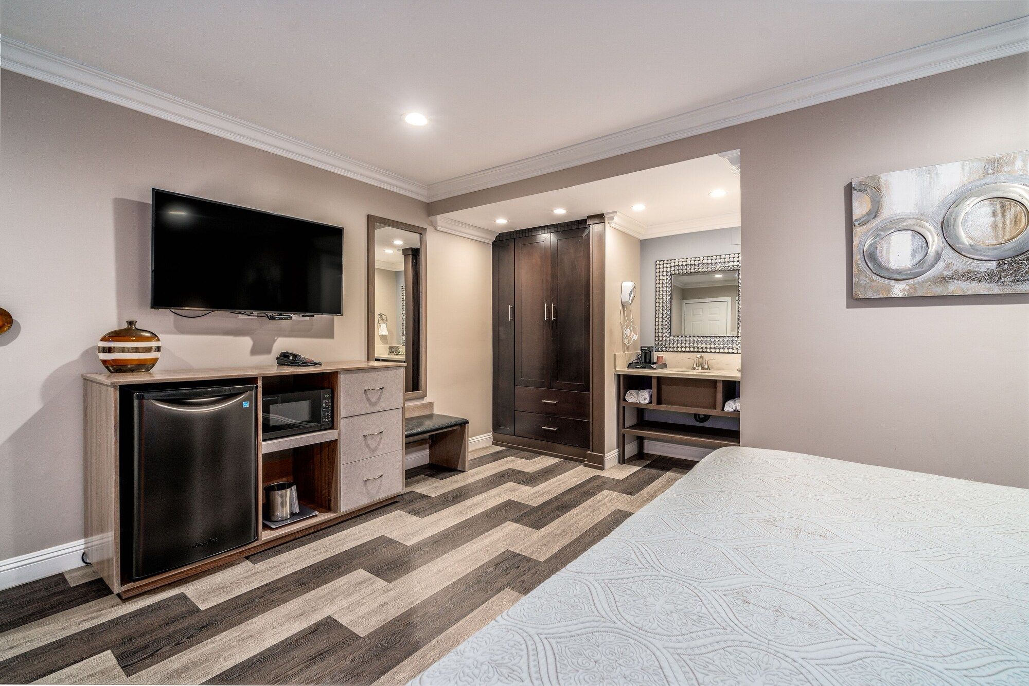 Room amenity