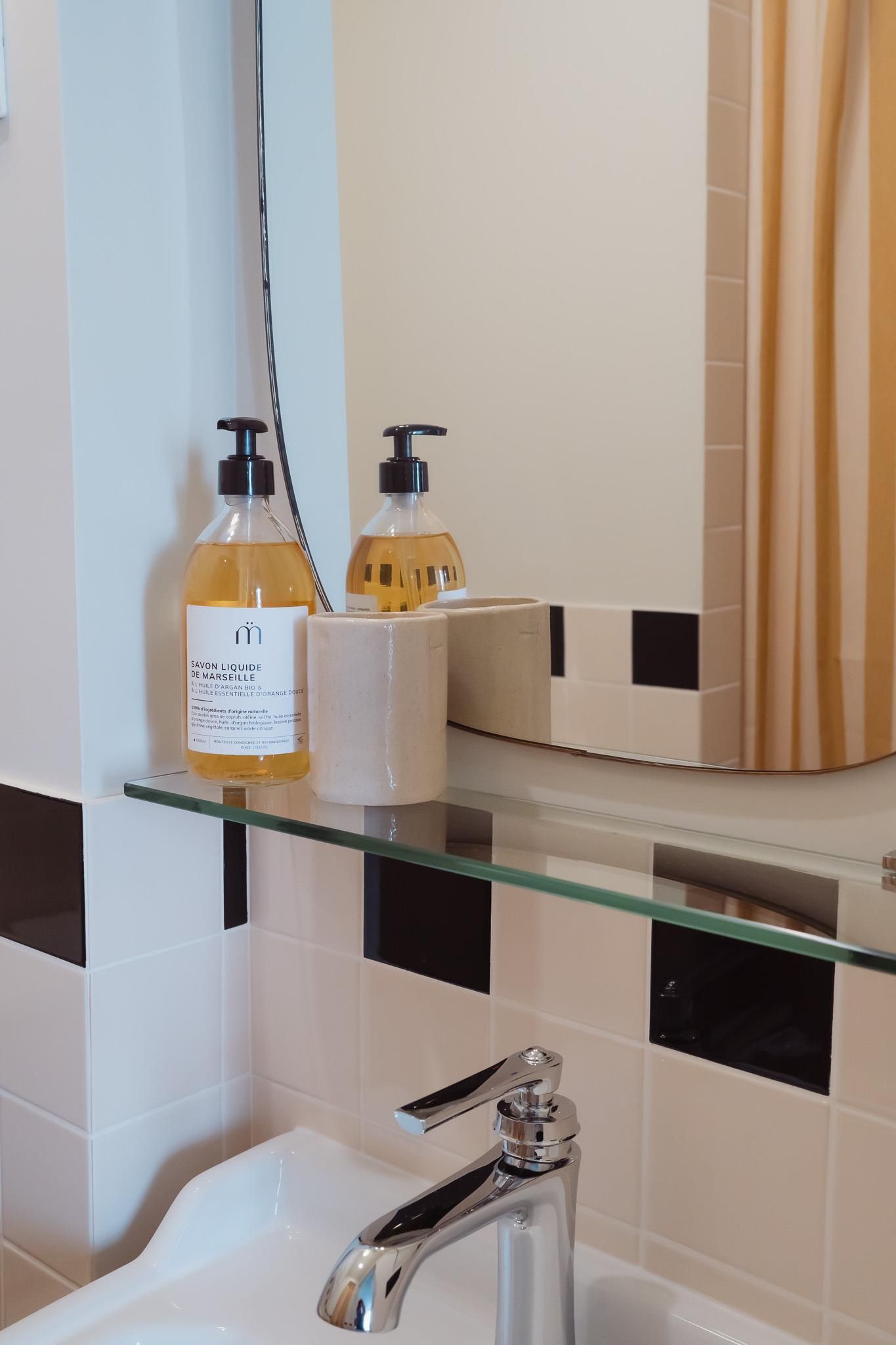 Room amenity