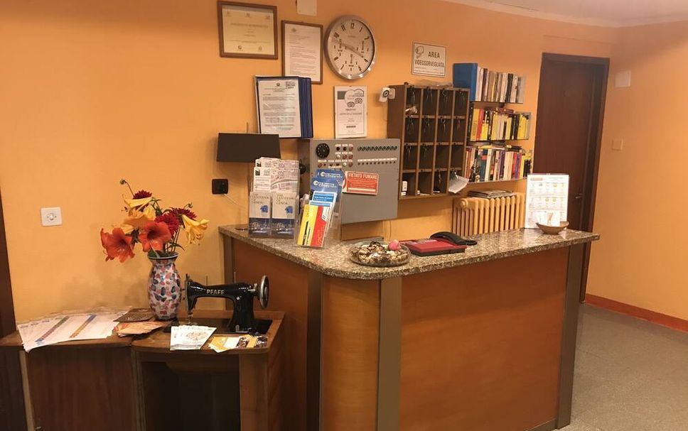 Front desk Photo