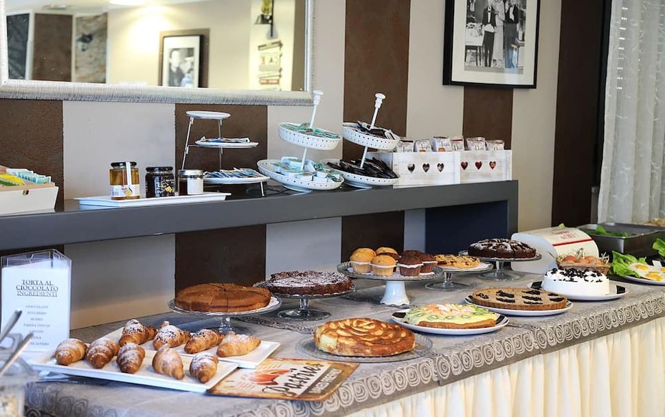 Buffet Photo