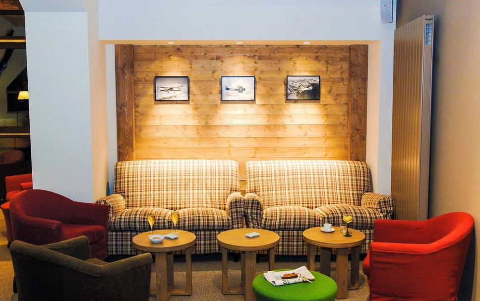 Lounge Photo