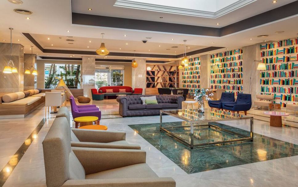 Lounge Photo
