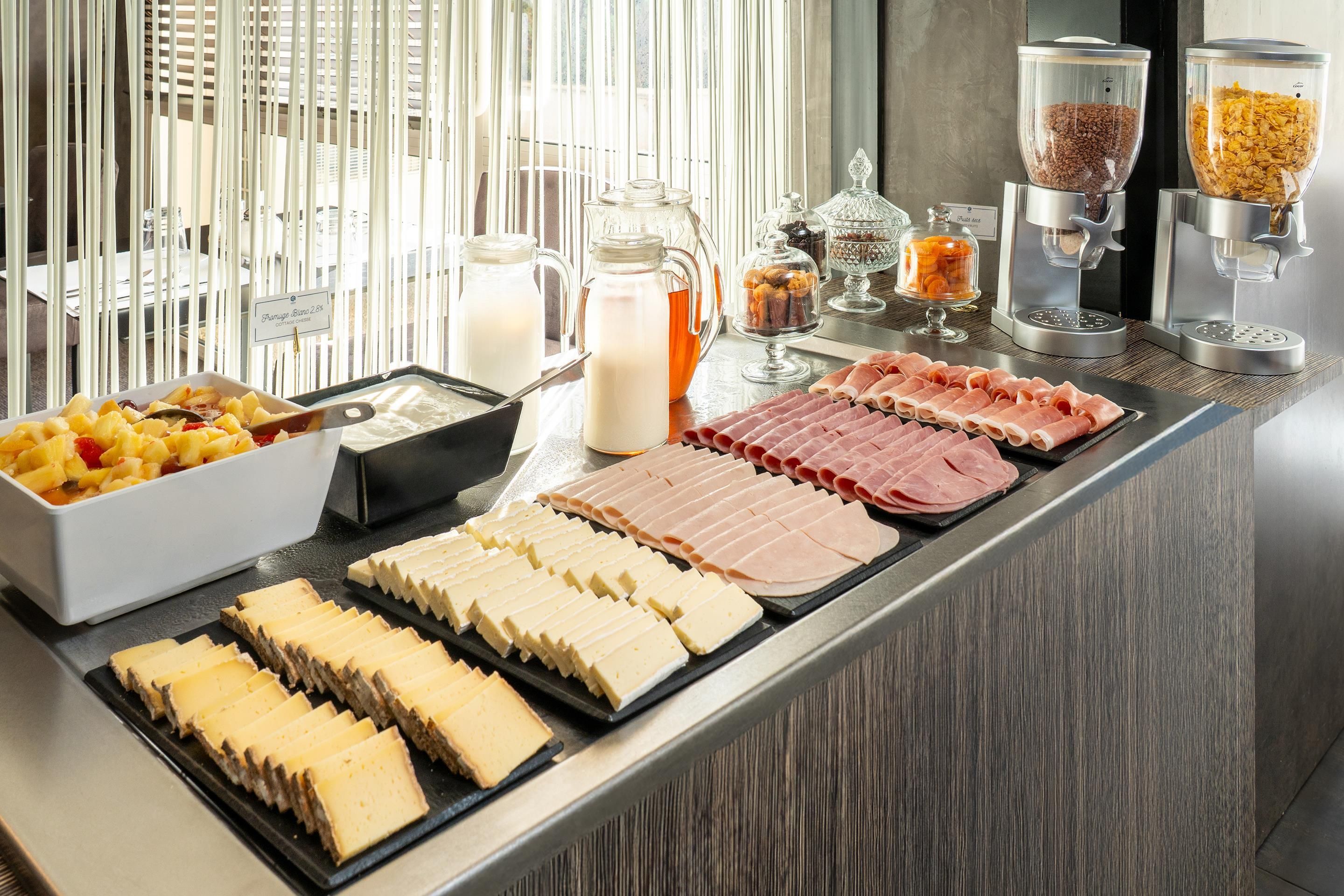 Buffet Photo