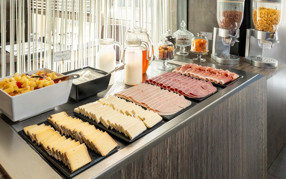 Buffet Photo