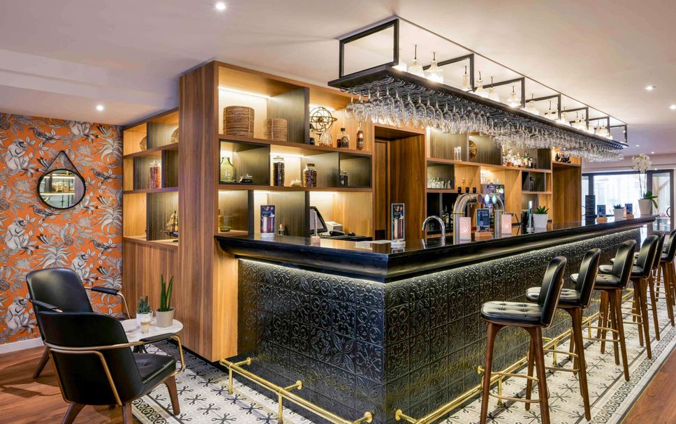 Bar Photo