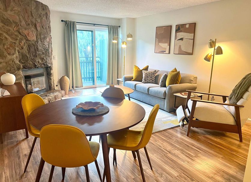 Dining room Photo