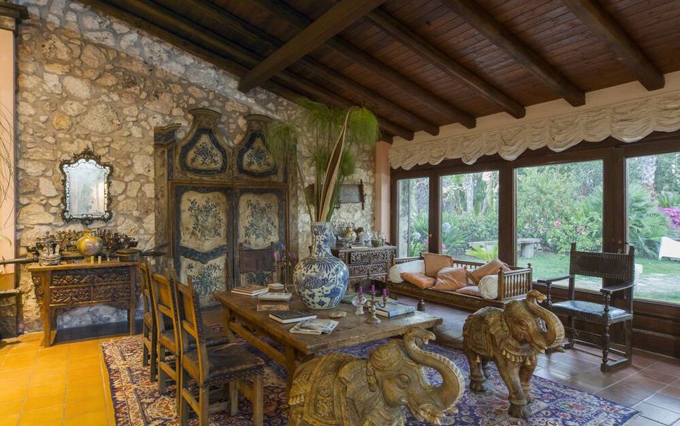 Dining room Photo