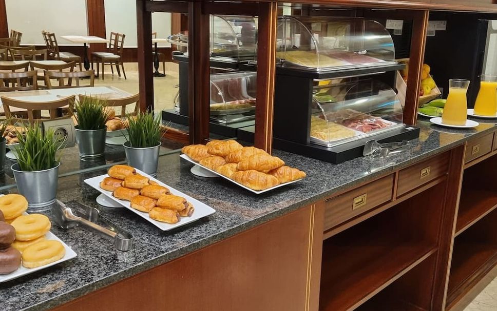 Buffet Photo