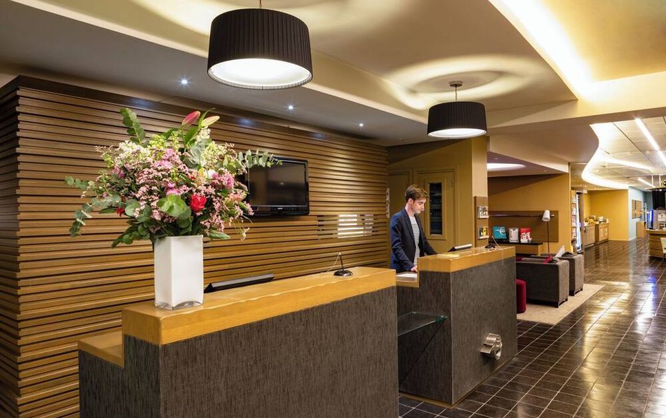Front desk Photo