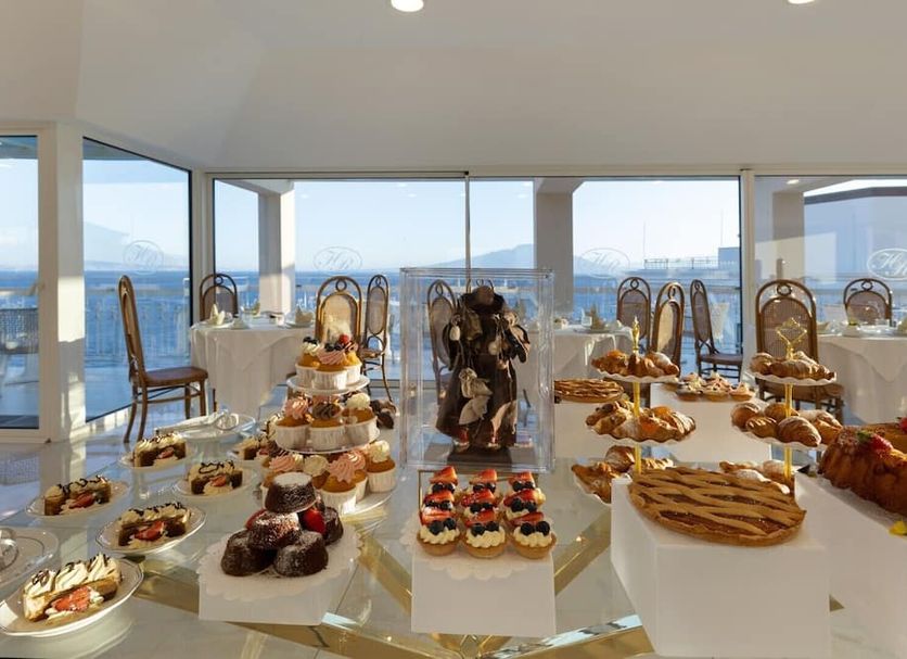 Buffet Photo
