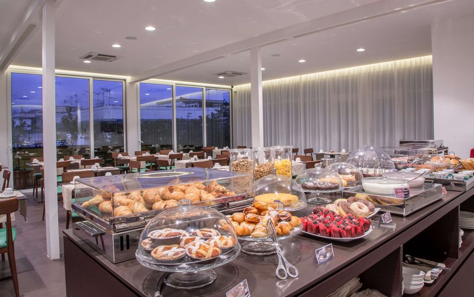 Buffet Photo