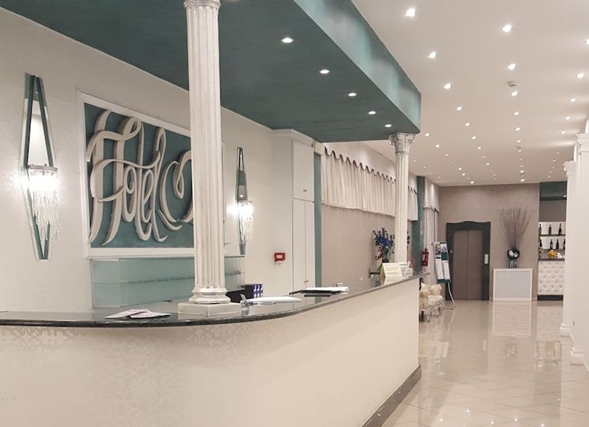Front desk Photo