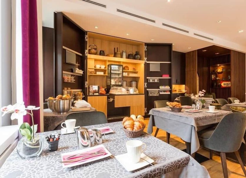Restaurant Photo