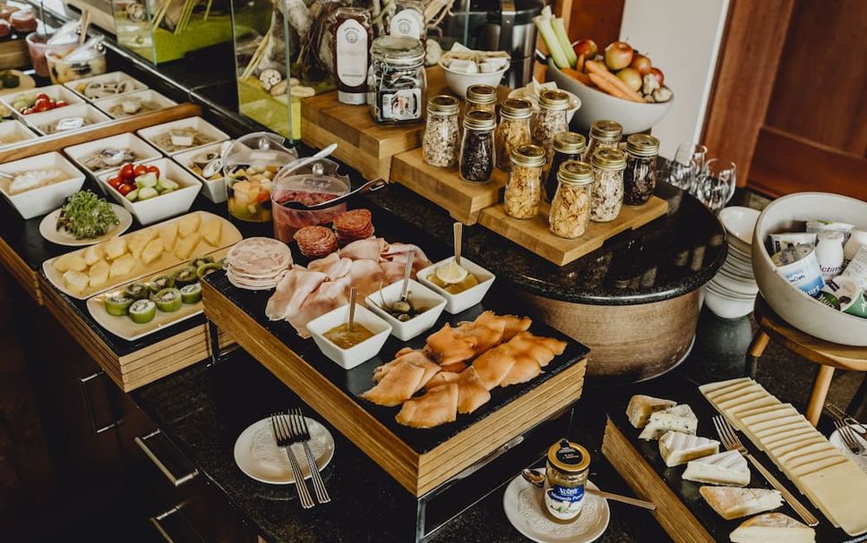 Buffet Photo
