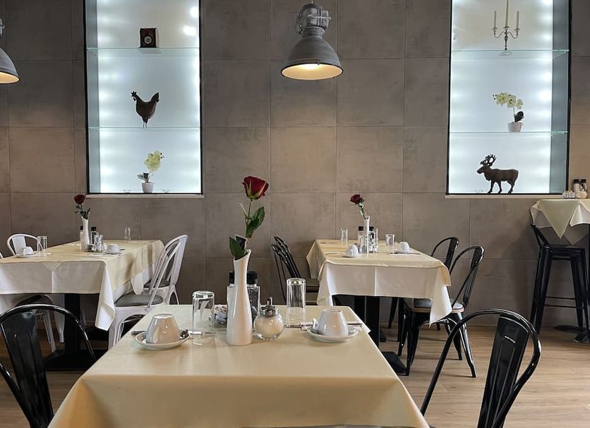 Restaurant Photo