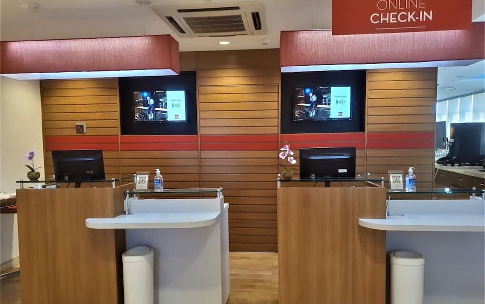 Front desk Photo