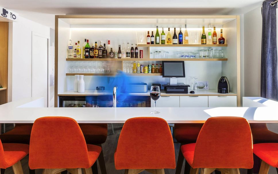 Bar Photo