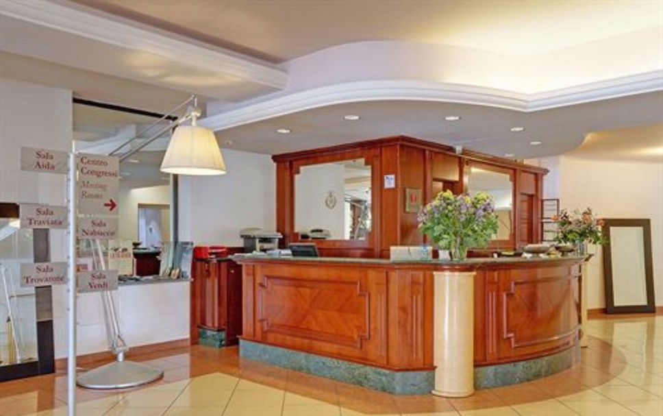 Front desk Photo