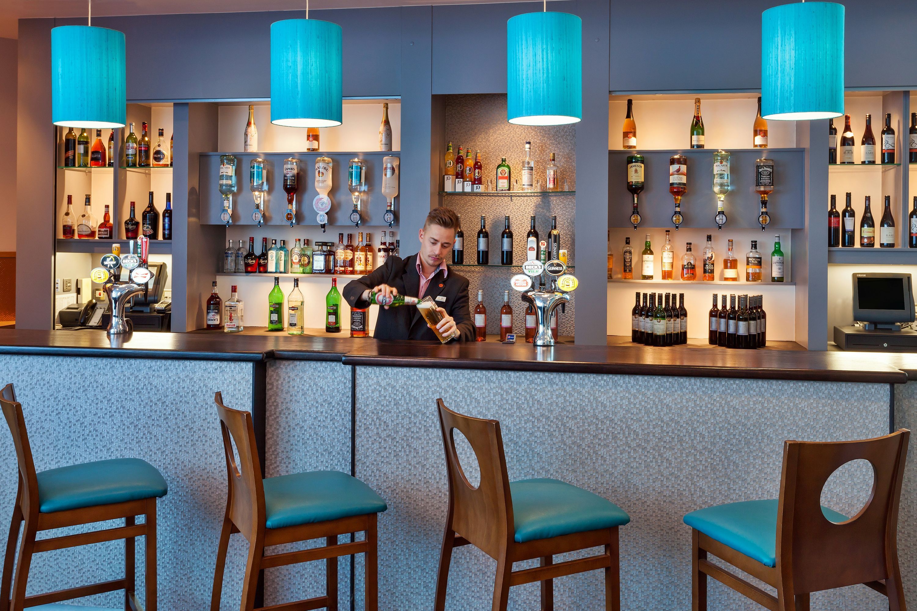 Bar