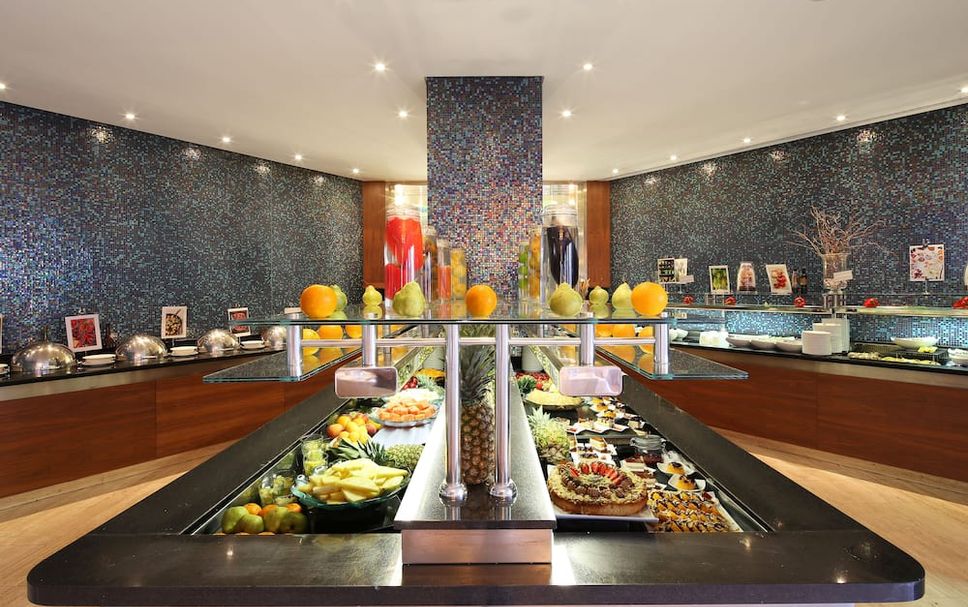 Buffet Photo