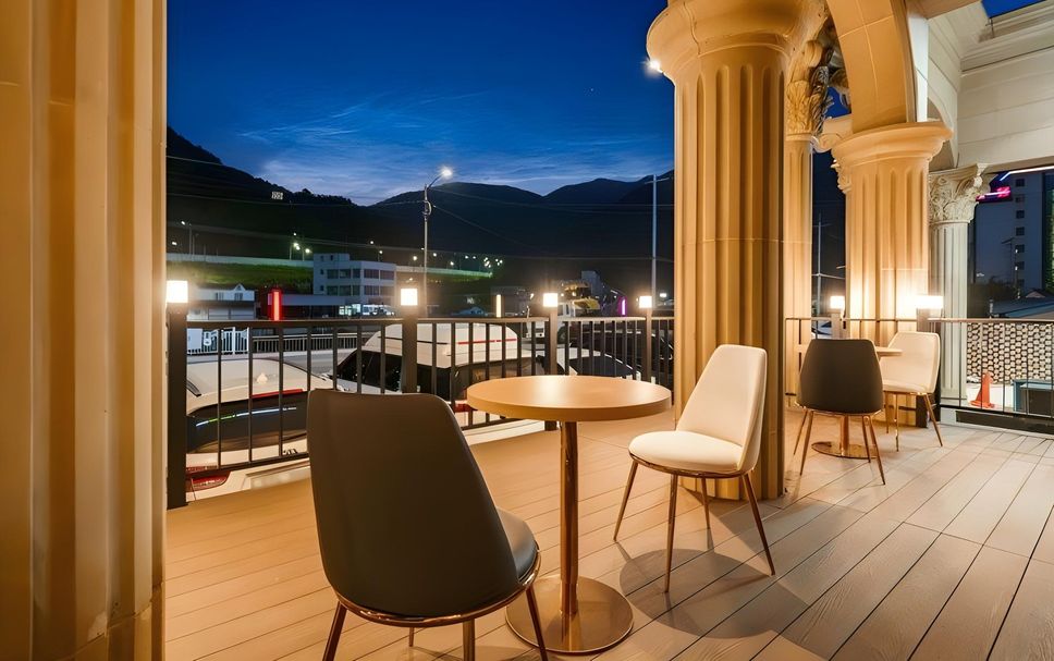 Balcony Photo