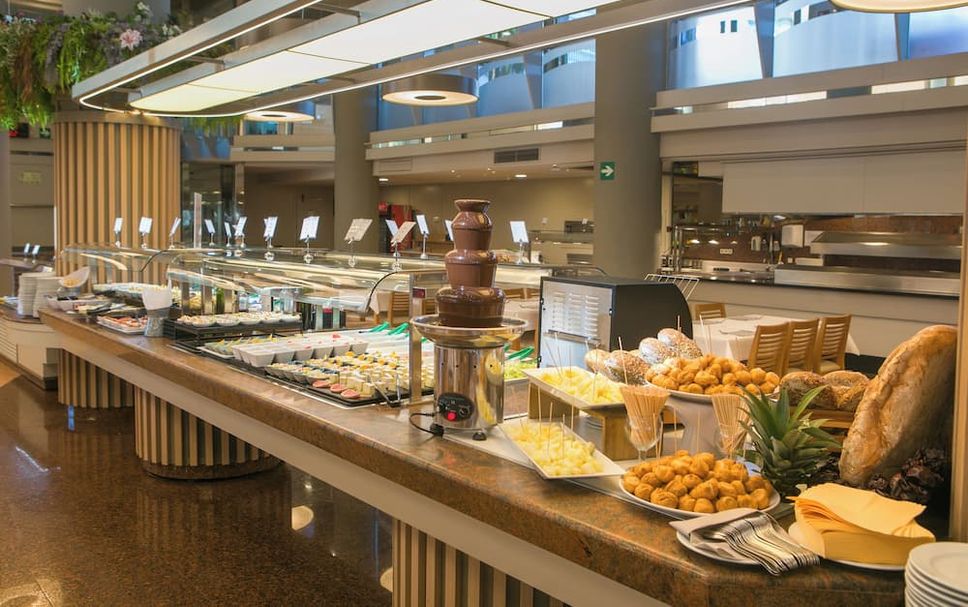 Buffet Photo
