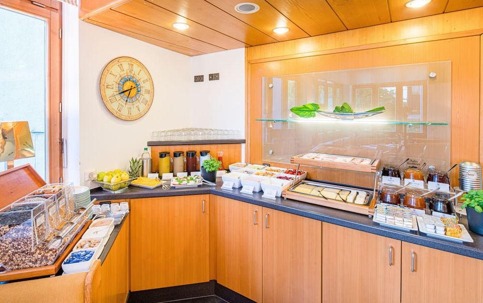 Buffet Photo