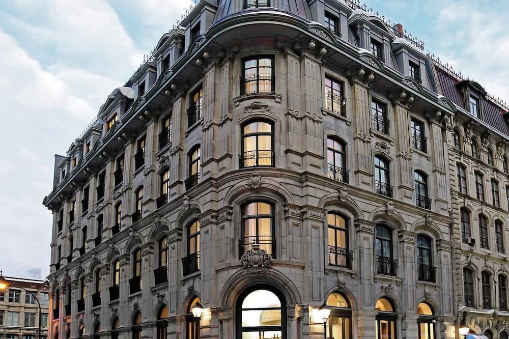 Building Photo