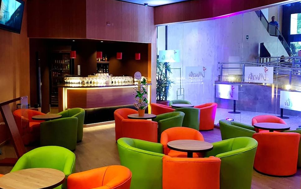 Bar Photo