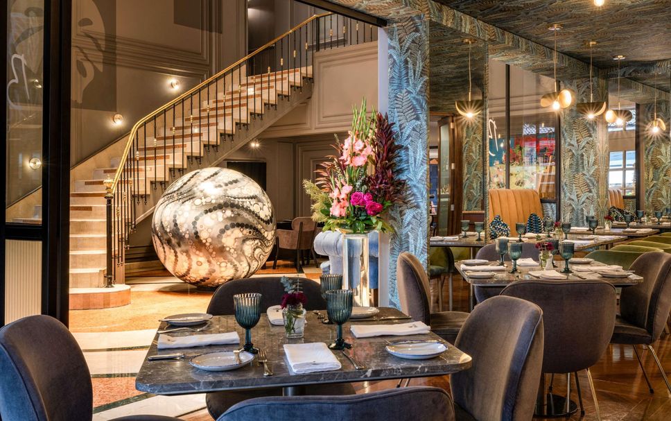 Restaurant Photo