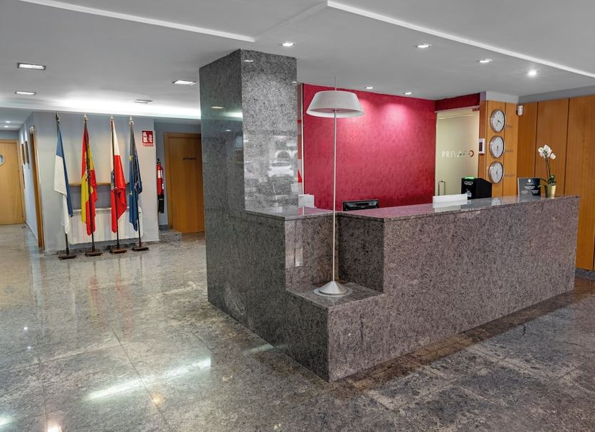 Front desk Photo