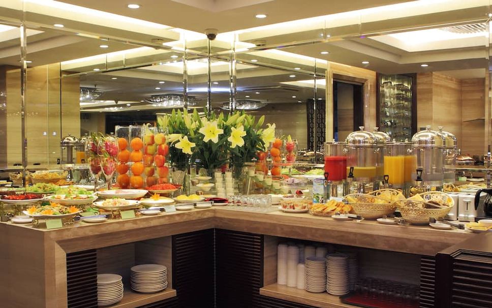Buffet Photo