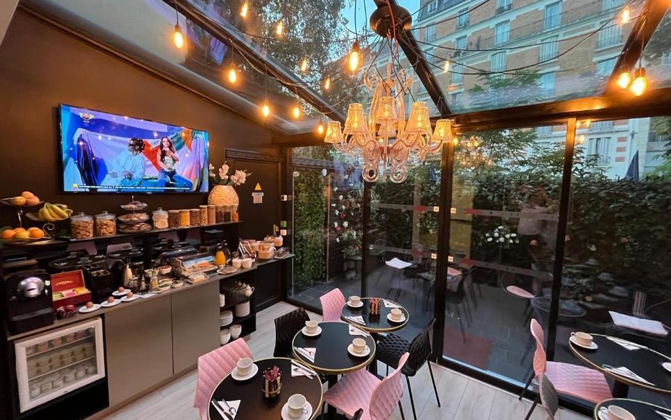 Restaurant Photo