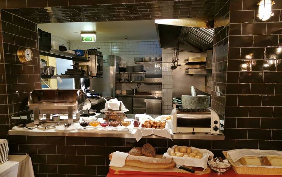 Buffet Photo