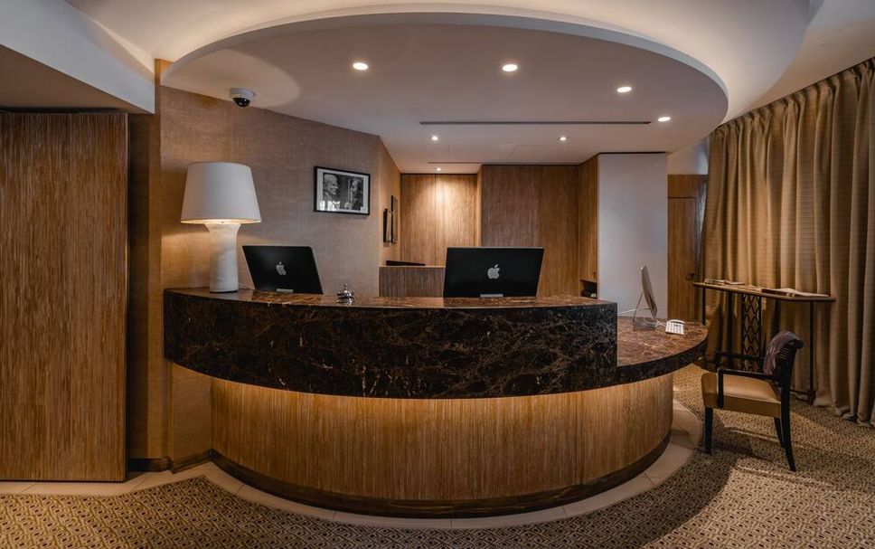 Front desk Photo