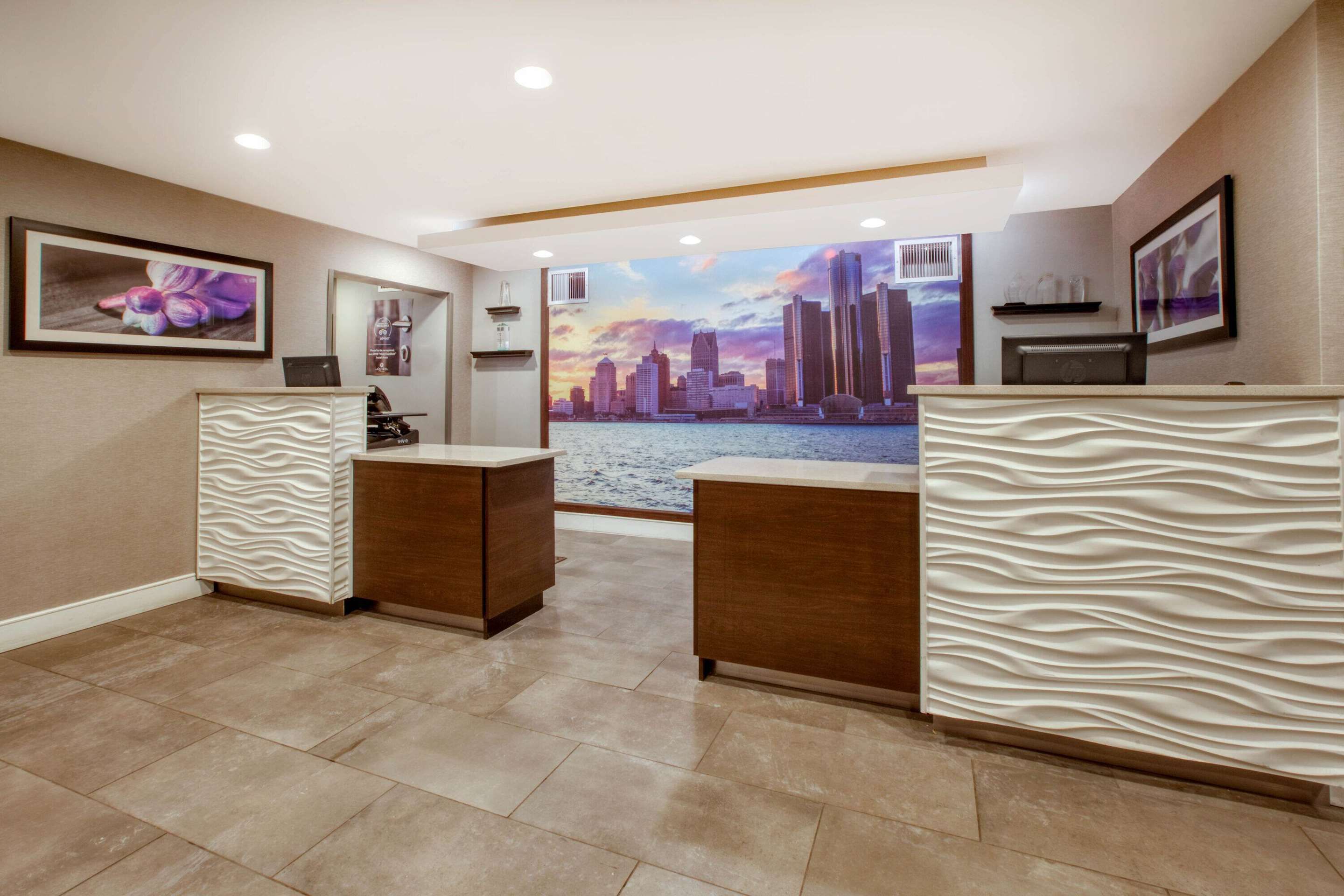Front desk Photo