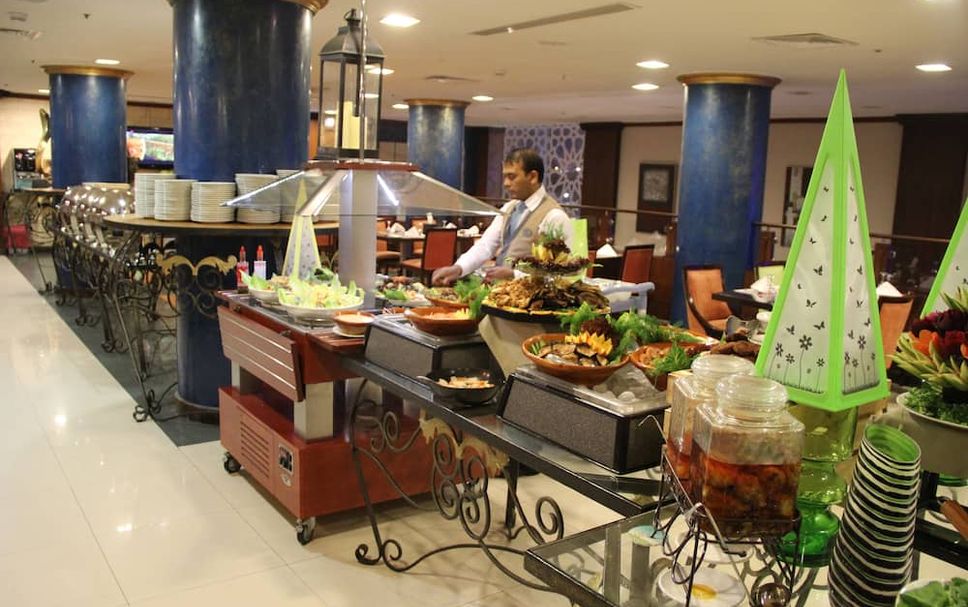 Buffet Photo