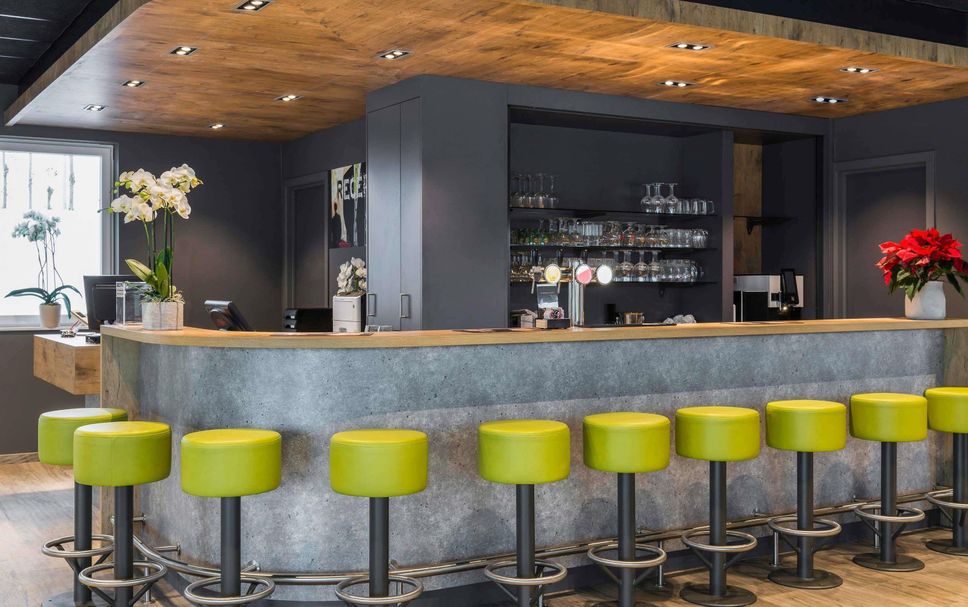 Bar Photo