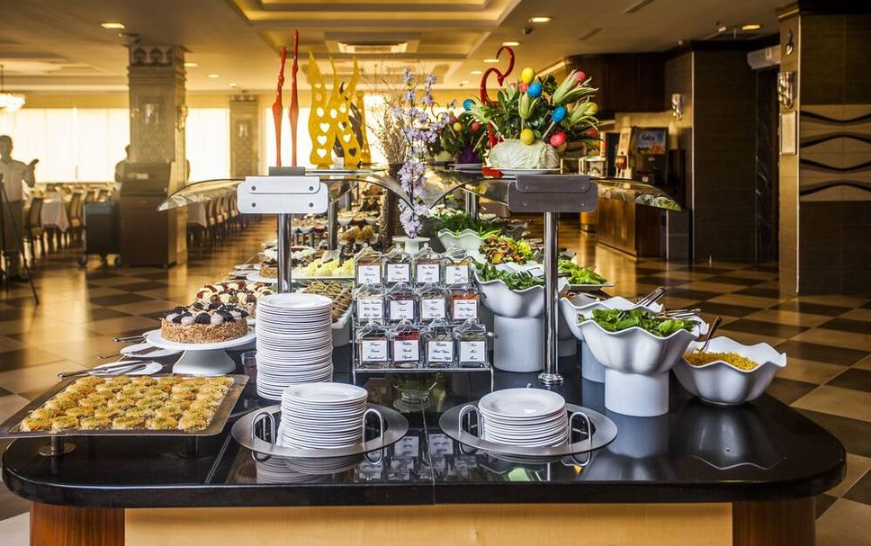 Buffet Photo