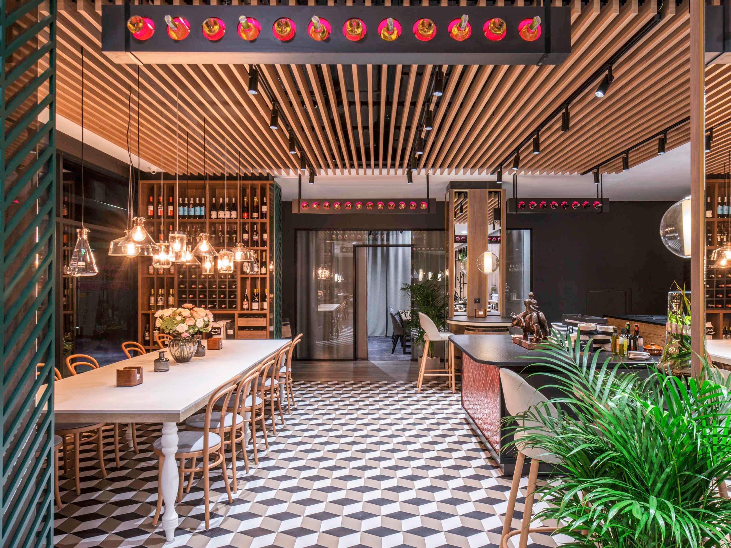 Restaurant Photo