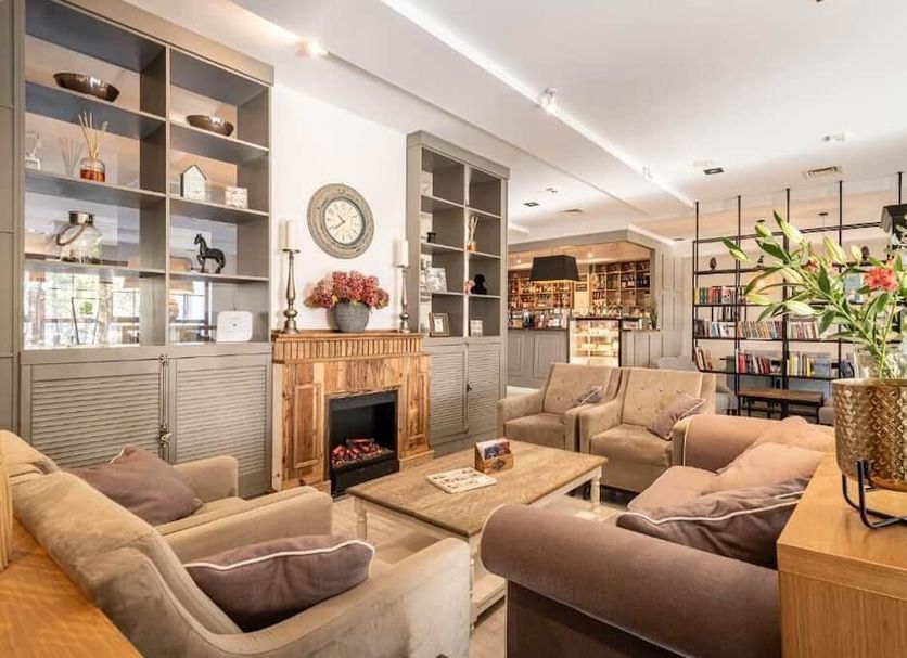 Lounge Photo