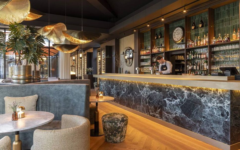 Bar Photo