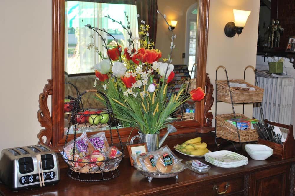 Buffet Photo