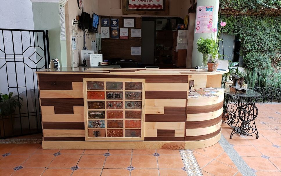Front desk Photo