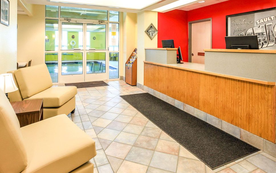 Front desk Photo