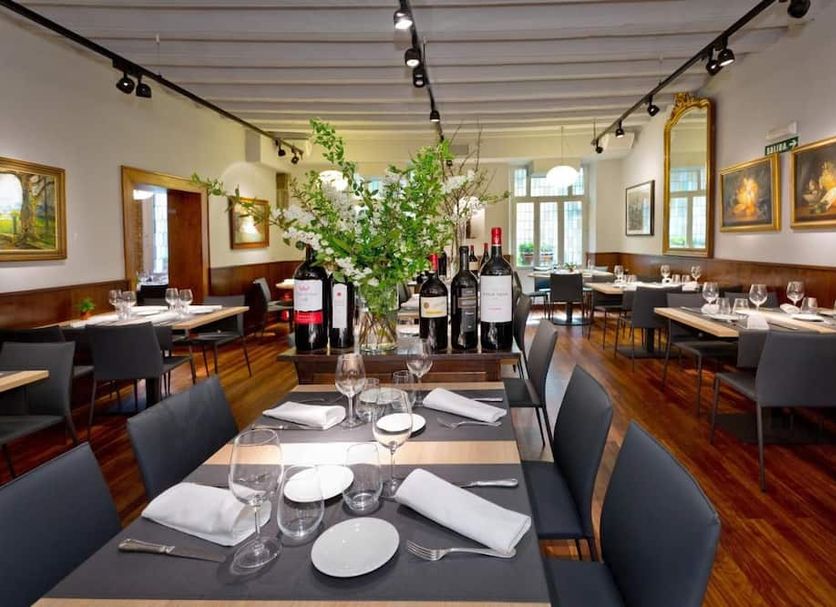 Restaurant Photo