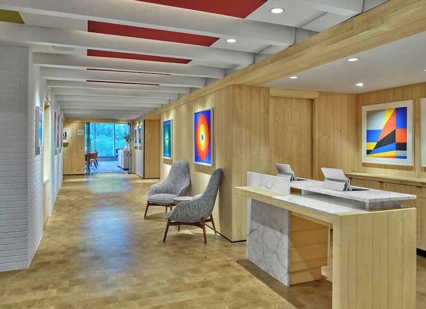 Front desk Photo