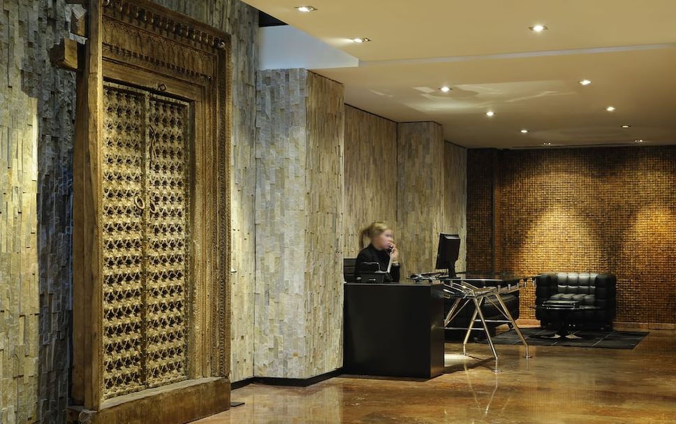 Front desk Photo