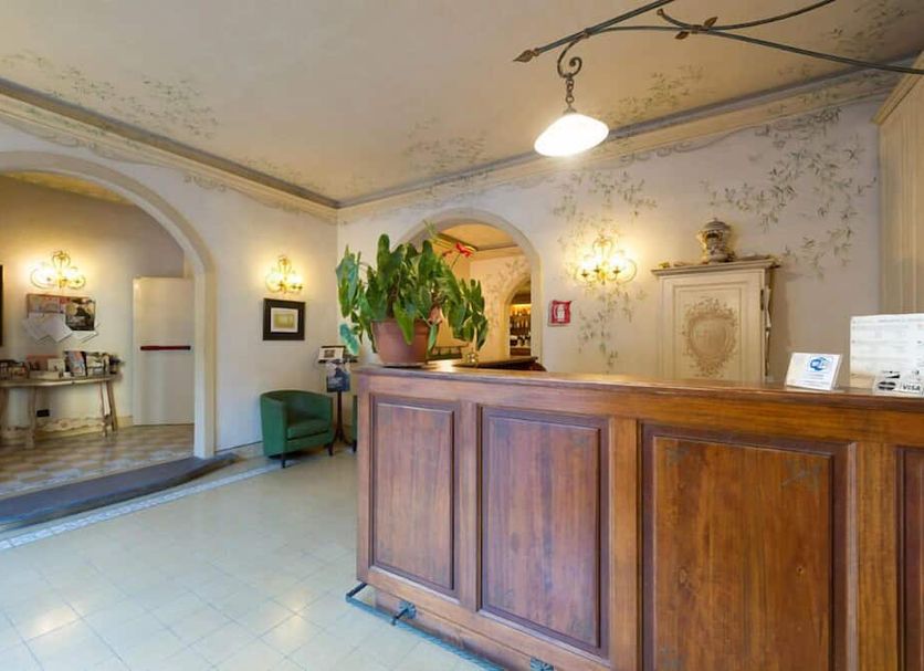 Front desk Photo